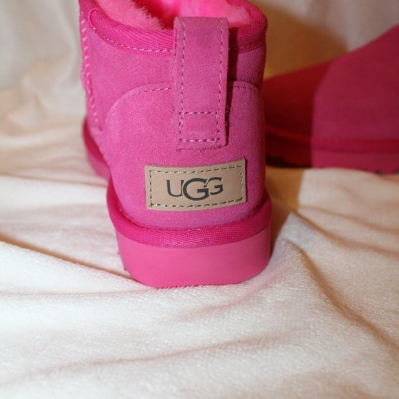 NIB UGG WOMEN'S ULTRA MINI SUEDE SHEARLING‎ LINED BOOTS FUSCHIA PINK - Picture 4 of 7